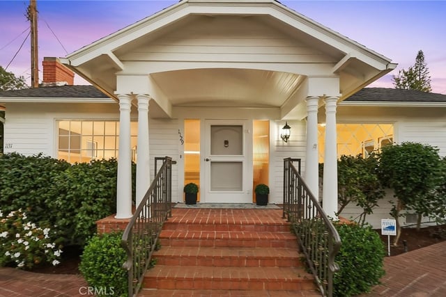 1129 W 9th Street W, San Pedro, CA 90731 — photo 4 of 54