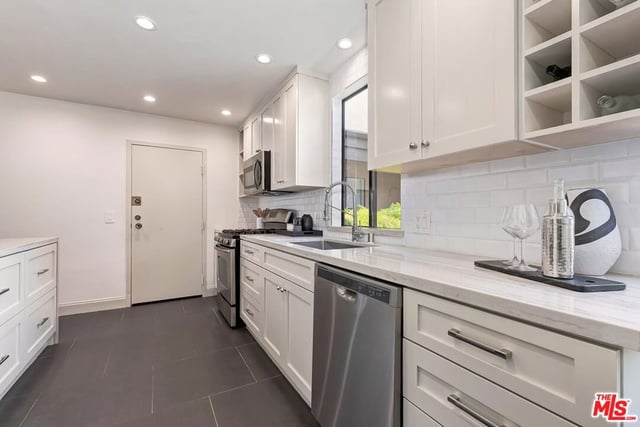 909 N Sierra Bonita Avenue 314, Los Angeles, CA 90046 — photo 15 of 28