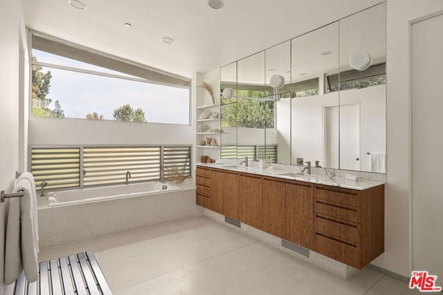 901 Kenter Way, Los Angeles, CA 90049 — photo 13 of 31