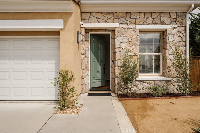 747 E Milford Street, Los Angeles, CA 90042 — photo 4 of 48