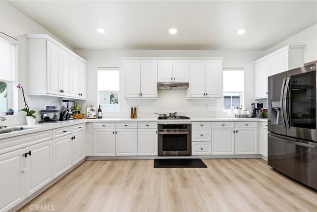 27464 Honeydew Court, Saugus, CA 91350 — photo 14 of 38