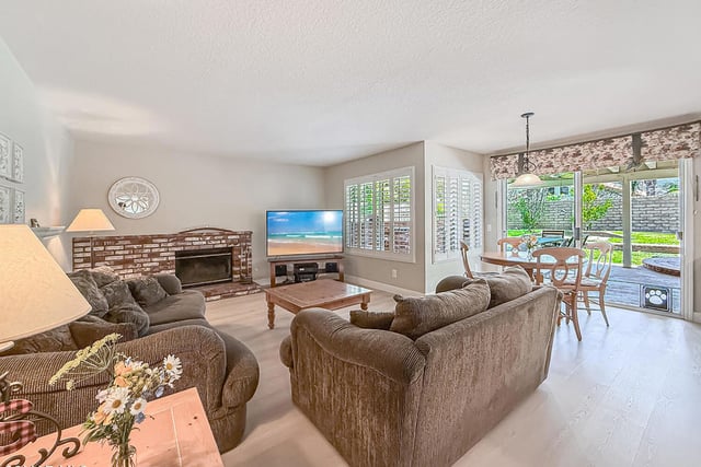 2990 Klamath Avenue, Simi Valley, CA 93063 — photo 9 of 60