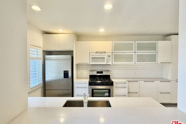 937 5th Street 8, Santa Monica, CA 90403 — photo 7 of 20