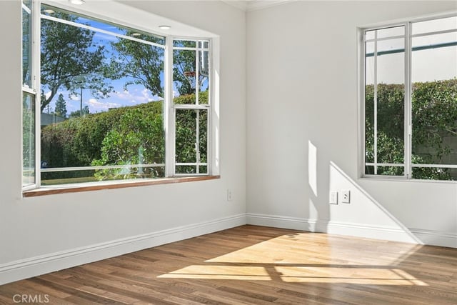 1404 N Naomi Street, Burbank, CA 91505 — photo 12 of 56