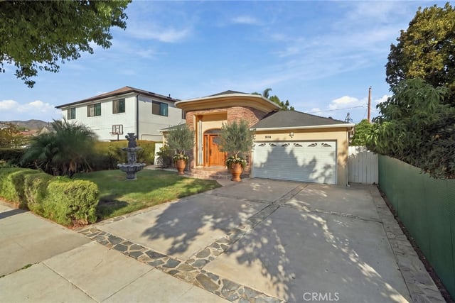 1404 N Naomi Street, Burbank, CA 91505 — photo 5 of 56
