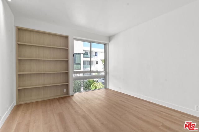 320 N Maple Drive 303, Beverly Hills, CA 90210 — photo 27 of 34
