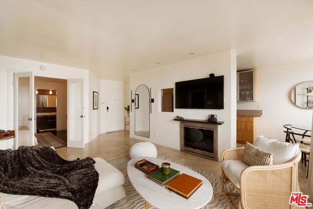 1021 N Crescent Heights Boulevard 207, Los Angeles, CA 90046 — photo 7 of 26