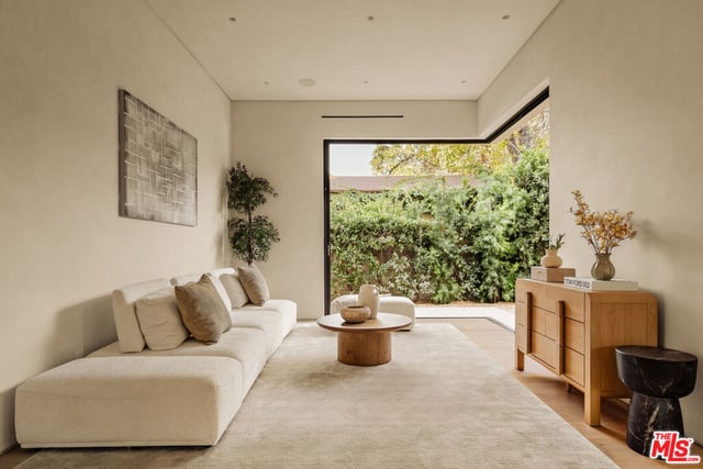 4724 Halbrent Avenue, Sherman Oaks, CA 91403 — photo 11 of 36
