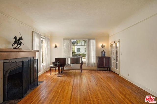 1902 Georgina Avenue, Santa Monica, CA 90402 — photo 5 of 32