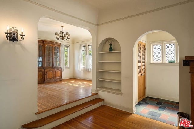 1902 Georgina Avenue, Santa Monica, CA 90402 — photo 7 of 32