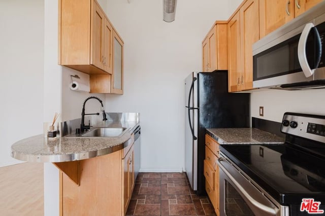 312 W 5th Street 1112, Los Angeles, CA 90013 — photo 23 of 53