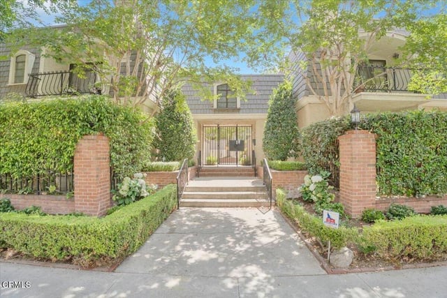 640 Wilcox Avenue, Los Angeles, CA 90004 — photo 2 of 48