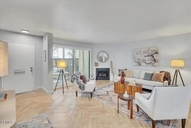 640 Wilcox Avenue, Los Angeles, CA 90004 — photo 7 of 48