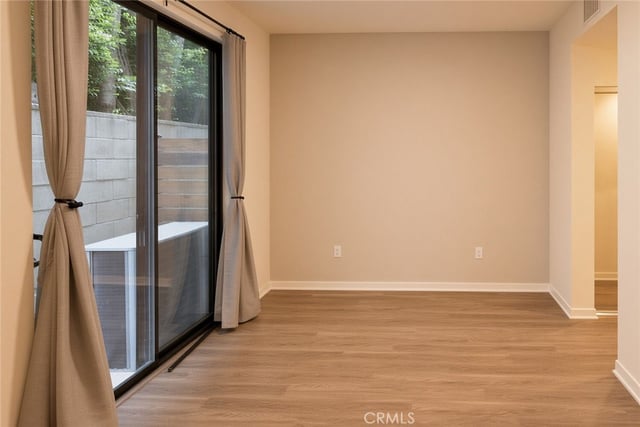 10700 W Octave, North Hollywood, CA 91601 — photo 13 of 38