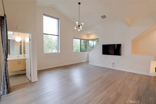 10700 W Octave, North Hollywood, CA 91601 — photo 15 of 38