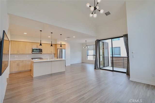 10700 W Octave, North Hollywood, CA 91601 — photo 23 of 38