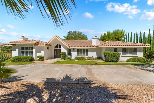 41901 Calle Clarita, Lancaster, CA 93536 — photo 5 of 57