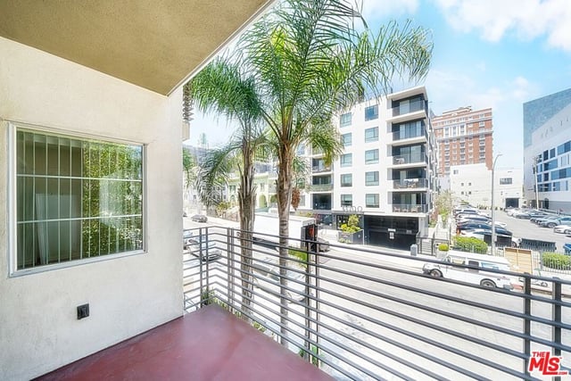 2864 Sunset Place 201, Los Angeles, CA 90005 — photo 20 of 30