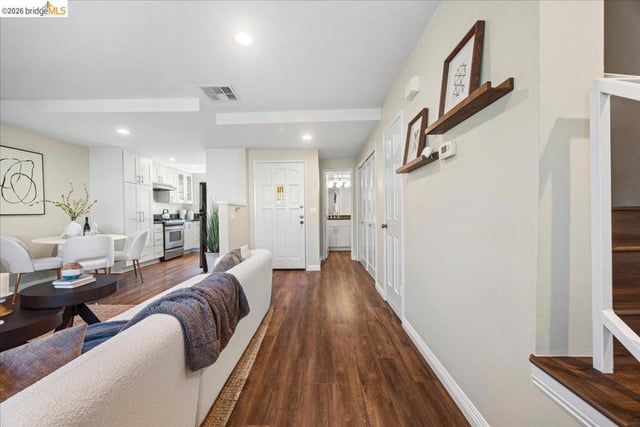 163 N Parkwood AVE APT 3, Pasadena, CA 91107 — photo 14 of 32