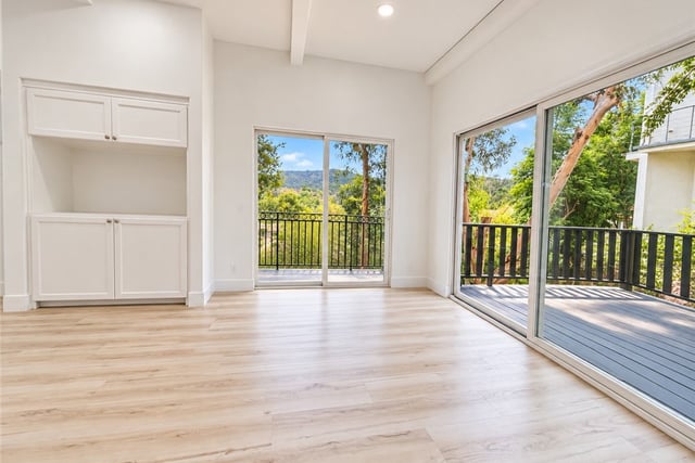 4330 4332 Alhama Dr, Woodland Hills, CA 91364 — photo 14 of 57