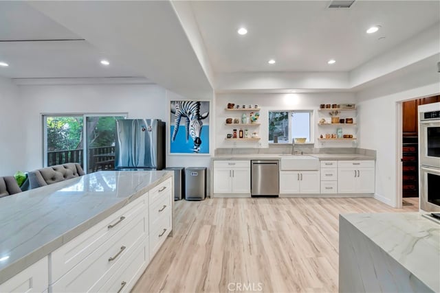4330 4332 Alhama Dr, Woodland Hills, CA 91364 — photo 17 of 57