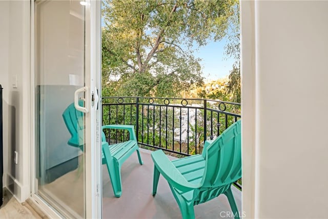 4330 4332 Alhama Dr, Woodland Hills, CA 91364 — photo 22 of 57