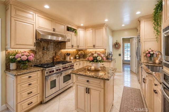 3102 Dona Sofia, Studio City, CA 91604 — photo 8 of 45