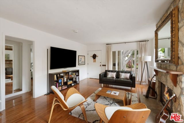 8885 Carson Street, Culver City, CA 90232 — photo 4 of 38