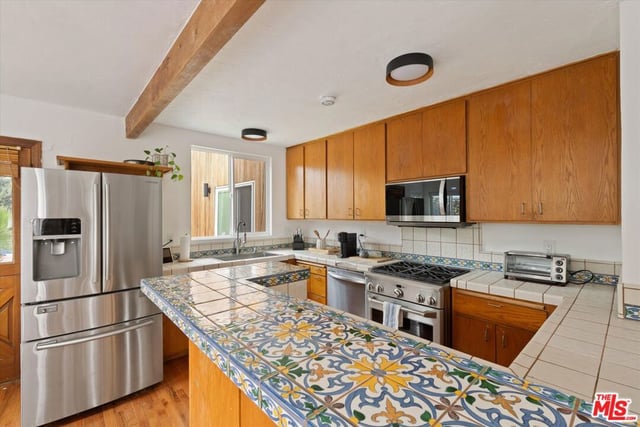 8885 Carson Street, Culver City, CA 90232 — photo 8 of 38