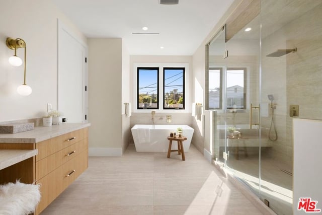 2929 Cardiff Avenue, Los Angeles, CA 90034 — photo 14 of 20