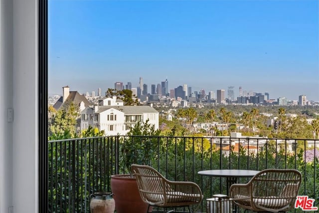 8241 Lincoln Terrace, Los Angeles, CA 90069 — photo 11 of 36