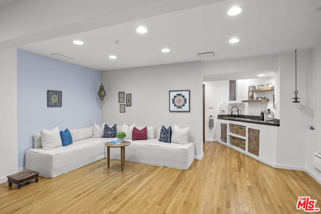 8241 Lincoln Terrace, Los Angeles, CA 90069 — photo 32 of 36