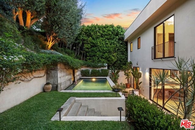 8241 Lincoln Terrace, Los Angeles, CA 90069 — photo 8 of 36