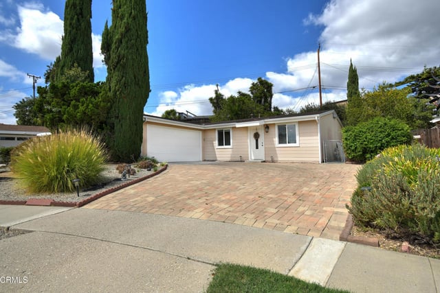 754 Tudor Circle, Thousand Oaks, CA 91360 — photo 2 of 35