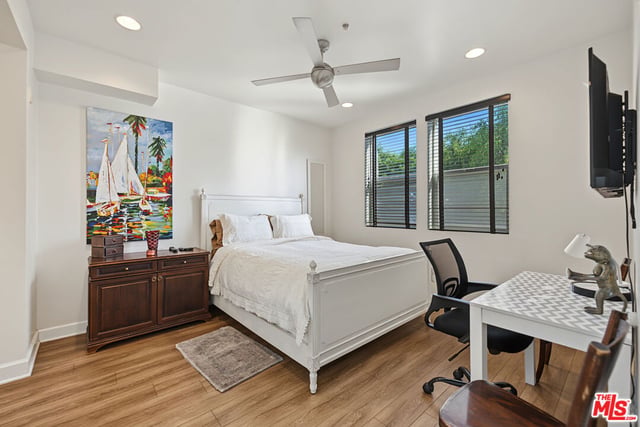 6038 Carlton Way 305, Los Angeles, CA 90028 — photo 11 of 29
