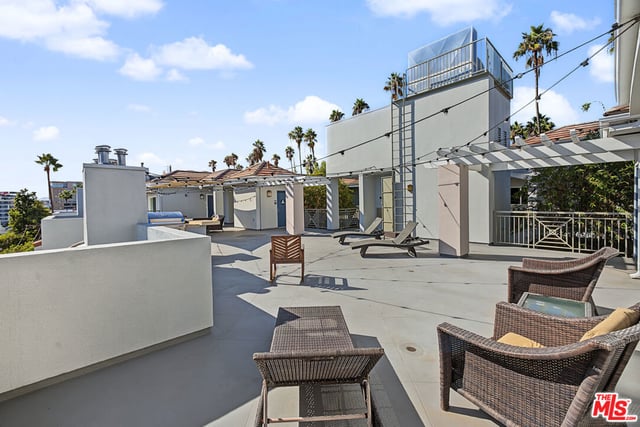 6038 Carlton Way 305, Los Angeles, CA 90028 — photo 18 of 29