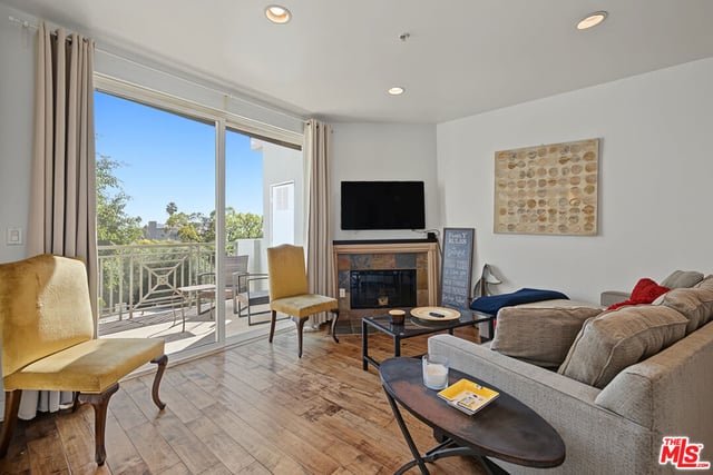 6038 Carlton Way 305, Los Angeles, CA 90028 — photo 2 of 29