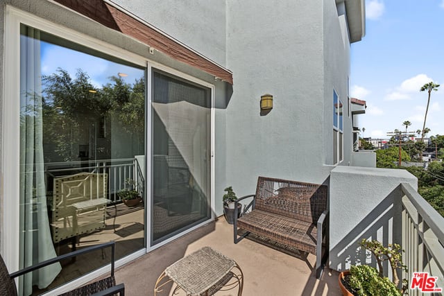 6038 Carlton Way 305, Los Angeles, CA 90028 — photo 9 of 29