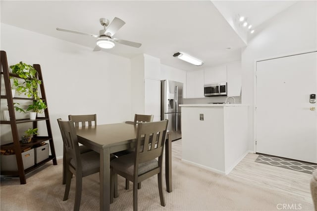 27646 Susan Beth L, Saugus, CA 91350 — photo 8 of 23