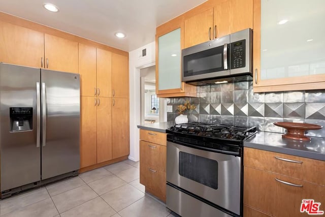 1532 9th Street 8, Santa Monica, CA 90401 — photo 19 of 33