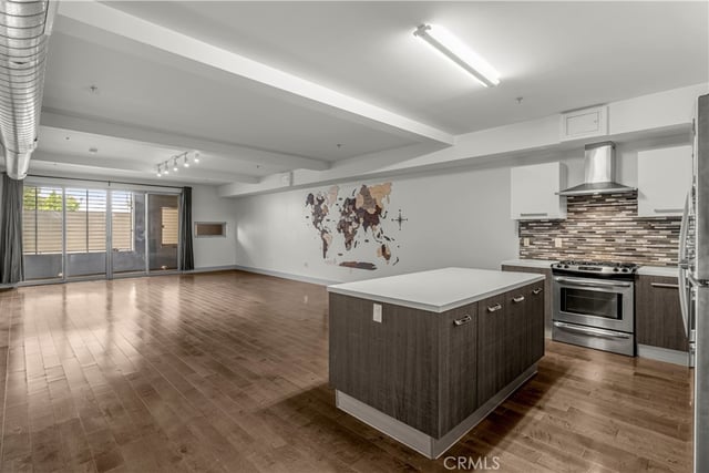 433 Pine Avenue 100, Long Beach, CA 90802 — photo 8 of 35