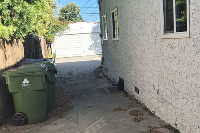 2230 S Ridgeley Drive, Los Angeles, CA 90016 — photo 10 of 28