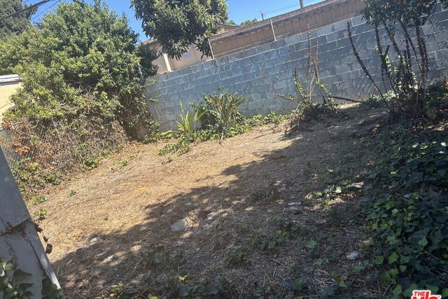 2230 S Ridgeley Drive, Los Angeles, CA 90016 — photo 11 of 28