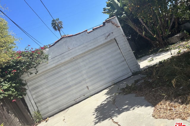 2230 S Ridgeley Drive, Los Angeles, CA 90016 — photo 19 of 28