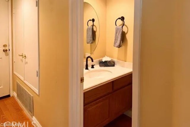 240 Country Club, Simi Valley, CA 93065 — photo 12 of 17