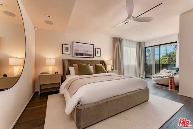 1208 Palms Boulevard, Venice, CA 90291 — photo 13 of 32