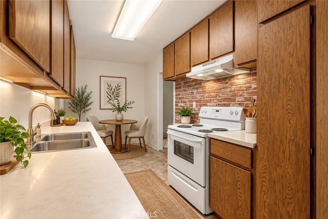 320 E Stocker 107, Glendale, CA 91207 — photo 17 of 39