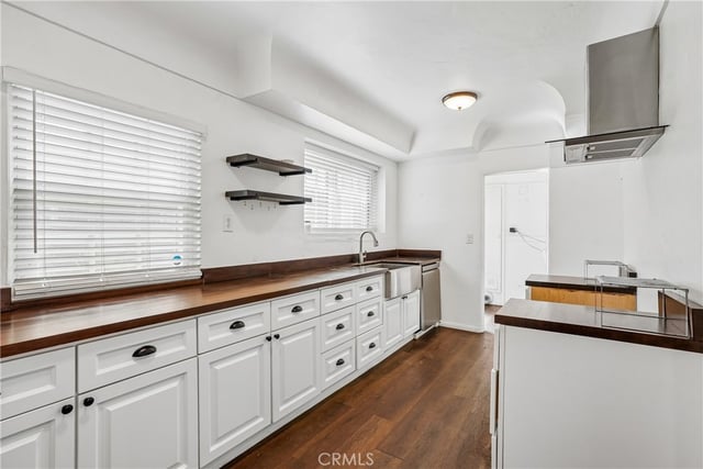 8319 S Van Ness Avenue, Inglewood, CA 90305 — photo 14 of 36
