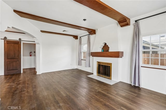8319 S Van Ness Avenue, Inglewood, CA 90305 — photo 5 of 36