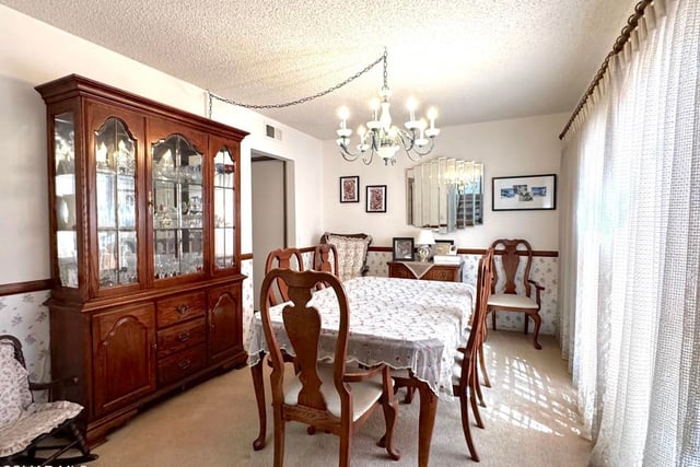 10201 Valley Circle Boulevard 2, Chatsworth, CA 91311 — photo 3 of 9